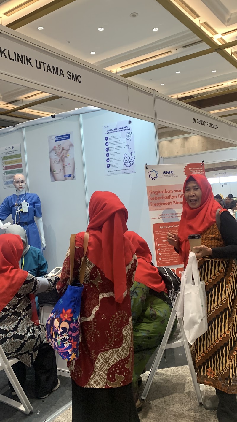 Booth Klinik Utama SMC dan materi edukasi kesehatan di pameran